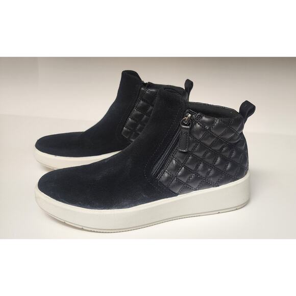 Clarks Collection Quilted Casual Black Leather Sneaker Boots-Layton Size 9M - Picture 3 of 7